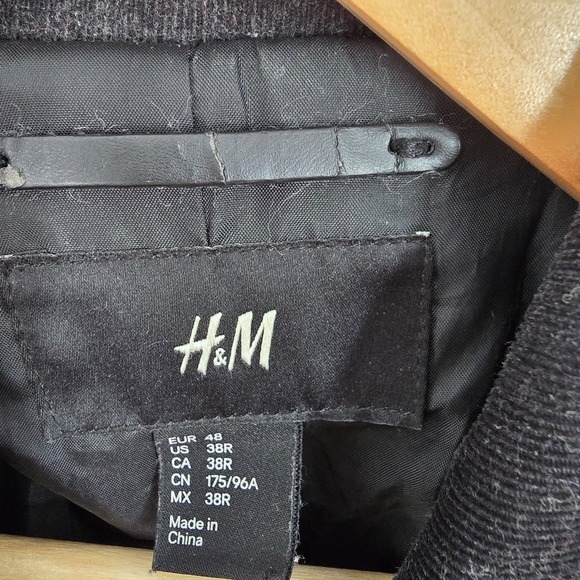 H&M Gray Pockets Recycled Wool Heavy Coat Jacket Button Zipper Pockets Mens 38R - Picture 3 of 10